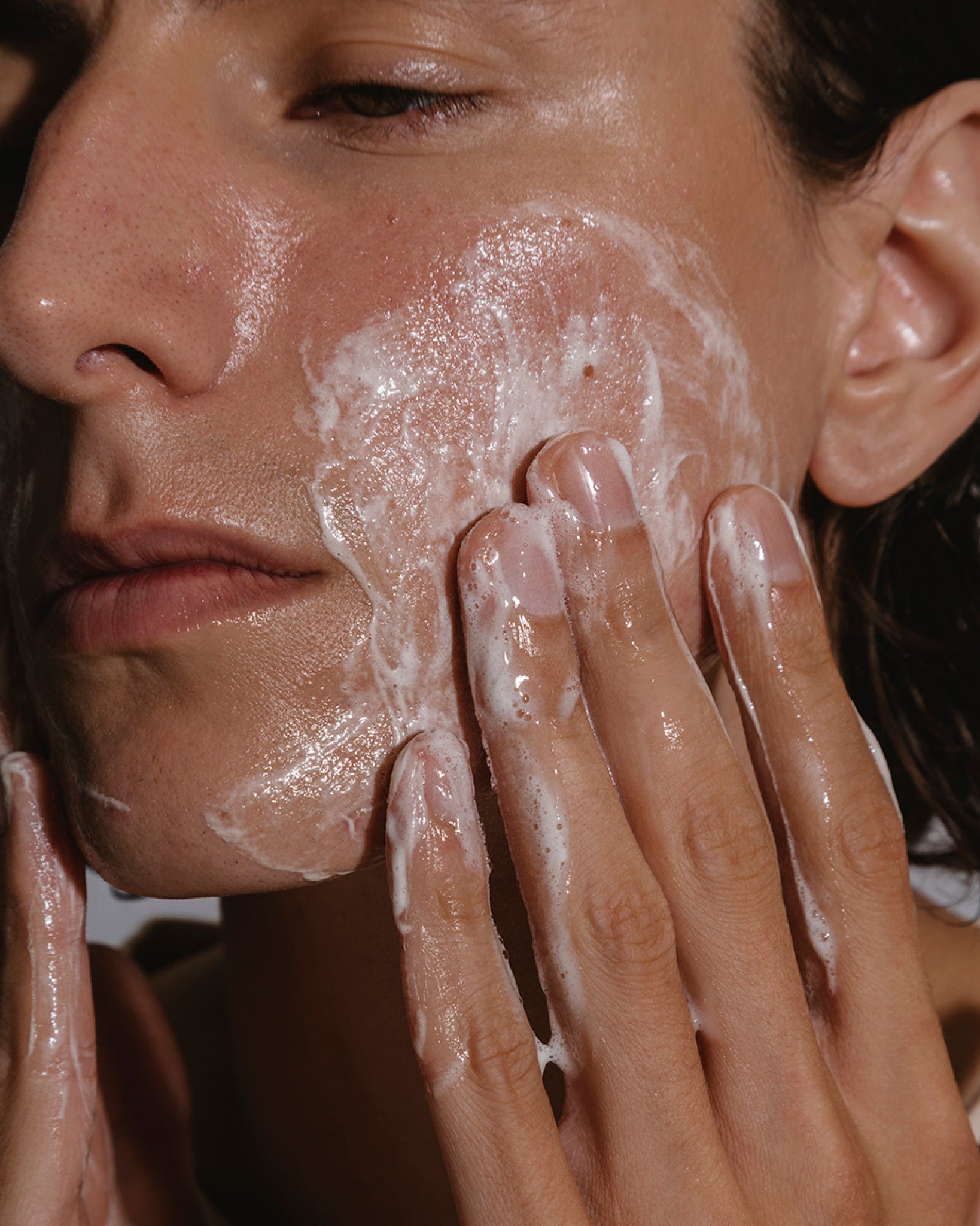 MÁDARA Organic Skincare acne cleansing treatment A2004 product photo on plain background.