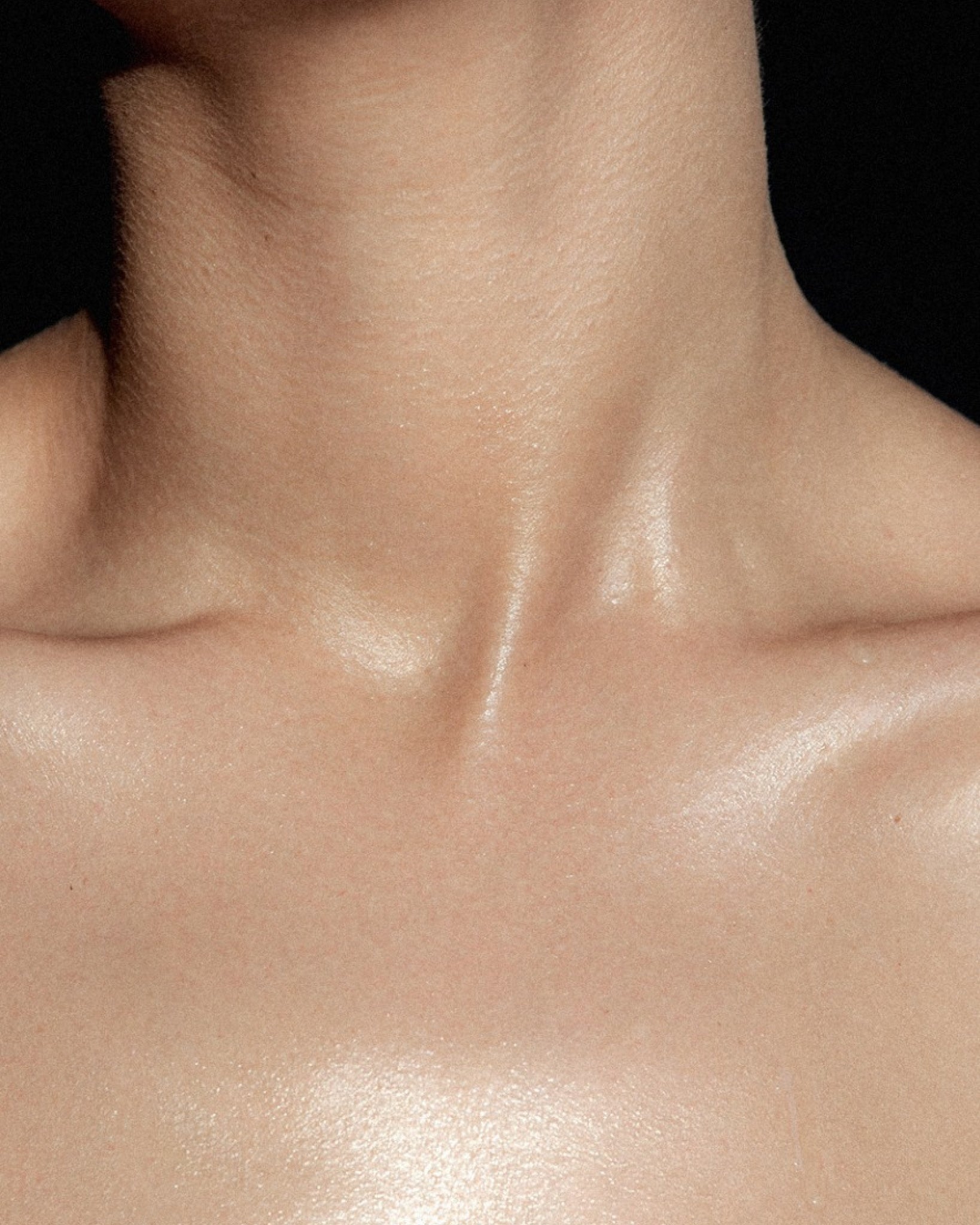 MÁDARA Organic Skincare organic vitamin oil A2281 face oil product photo on plain background.