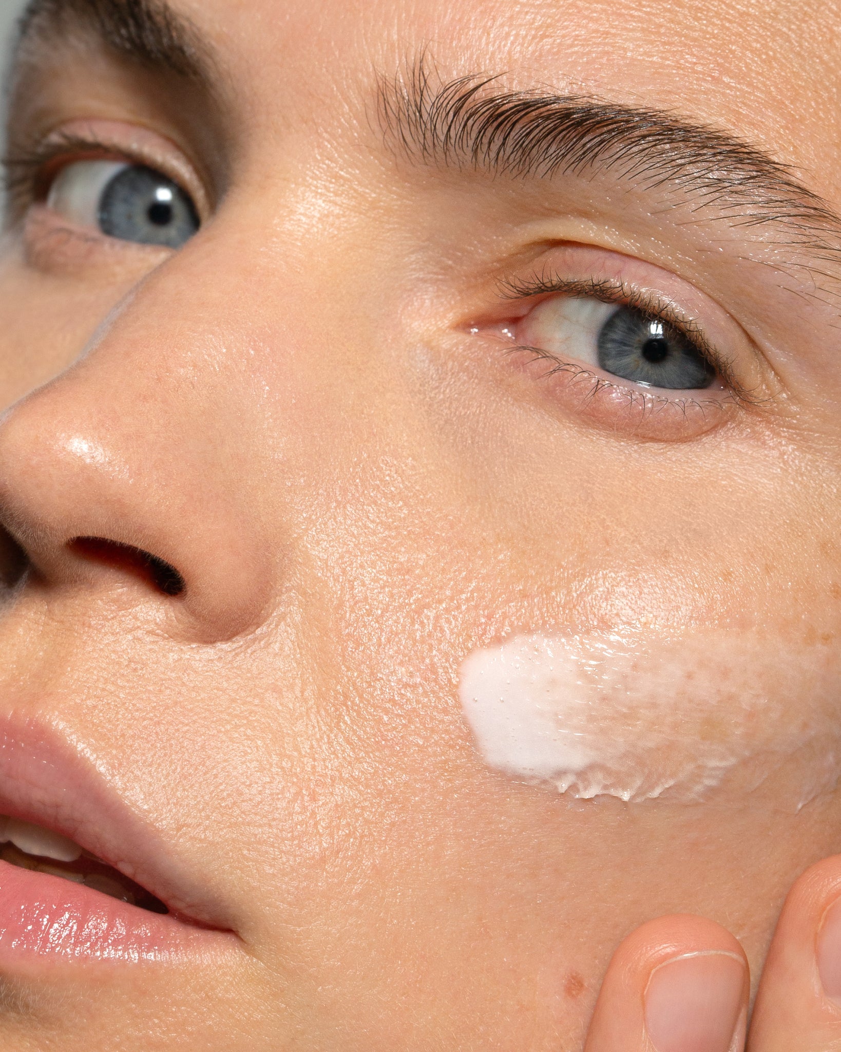 MΓDARA Organic Skincare plant based retinol alternative cream A3350 face cream product photo on plain background.