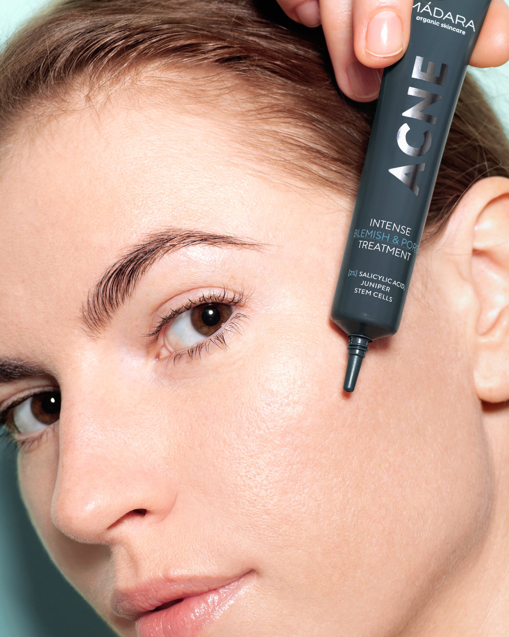 MÁDARA Organic Skincare skin balancing treatment A2202 product photo on plain background.