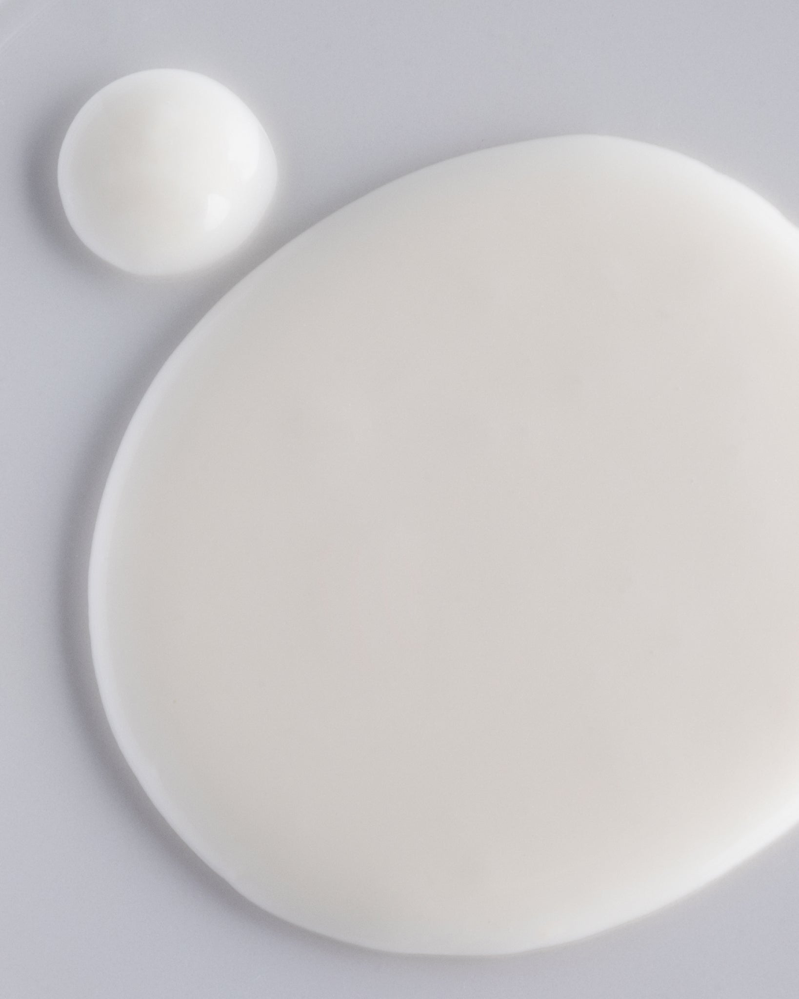 Texture close-up of MÁDARA Organic Skincare amino fill concentrate A3203 25 �swatch demonstrates consistency and finish.