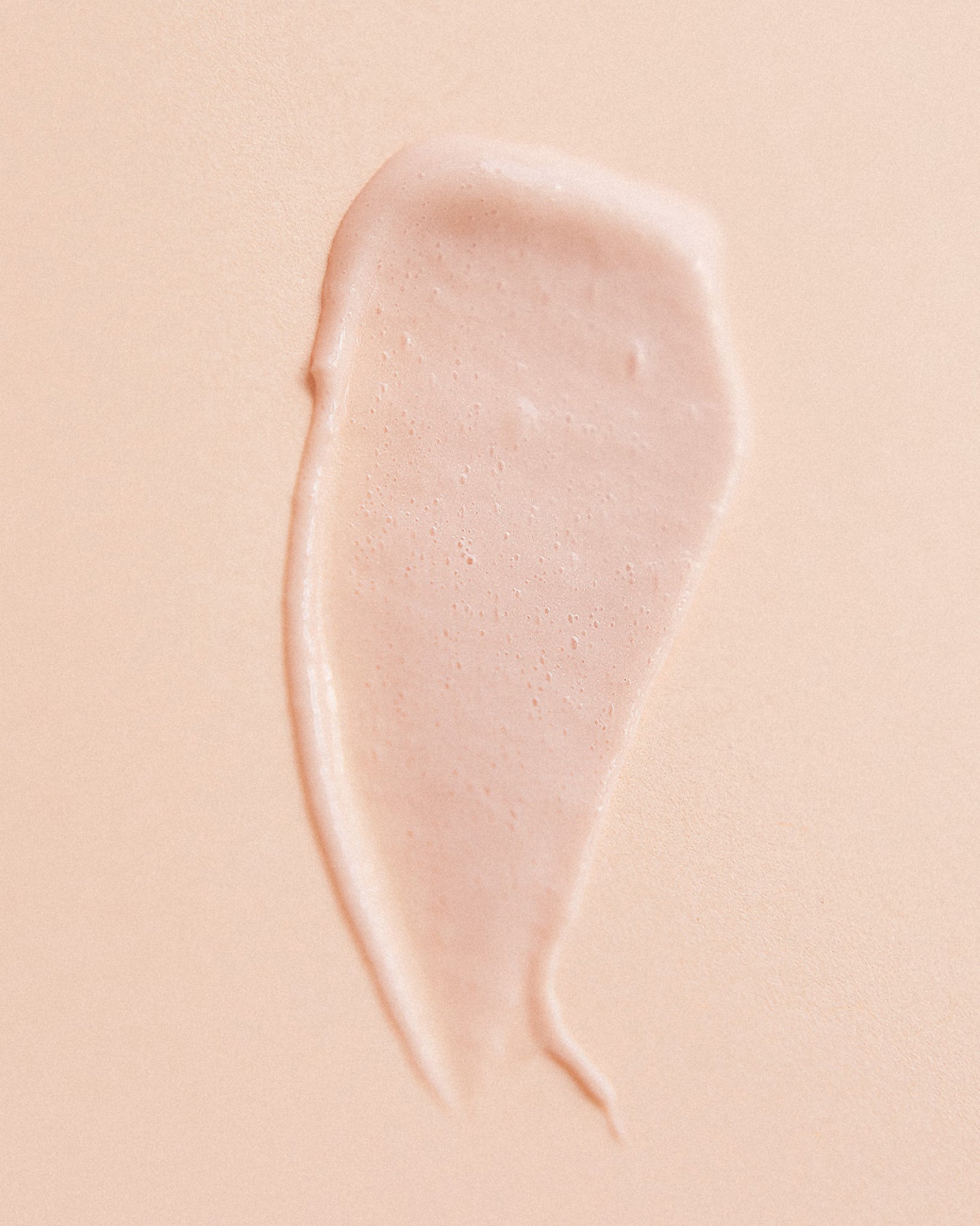 Texture close-up of MÁDARA Organic Skincare hydra recharge cream A3011 face cream �swatch demonstrates consistency and finish.