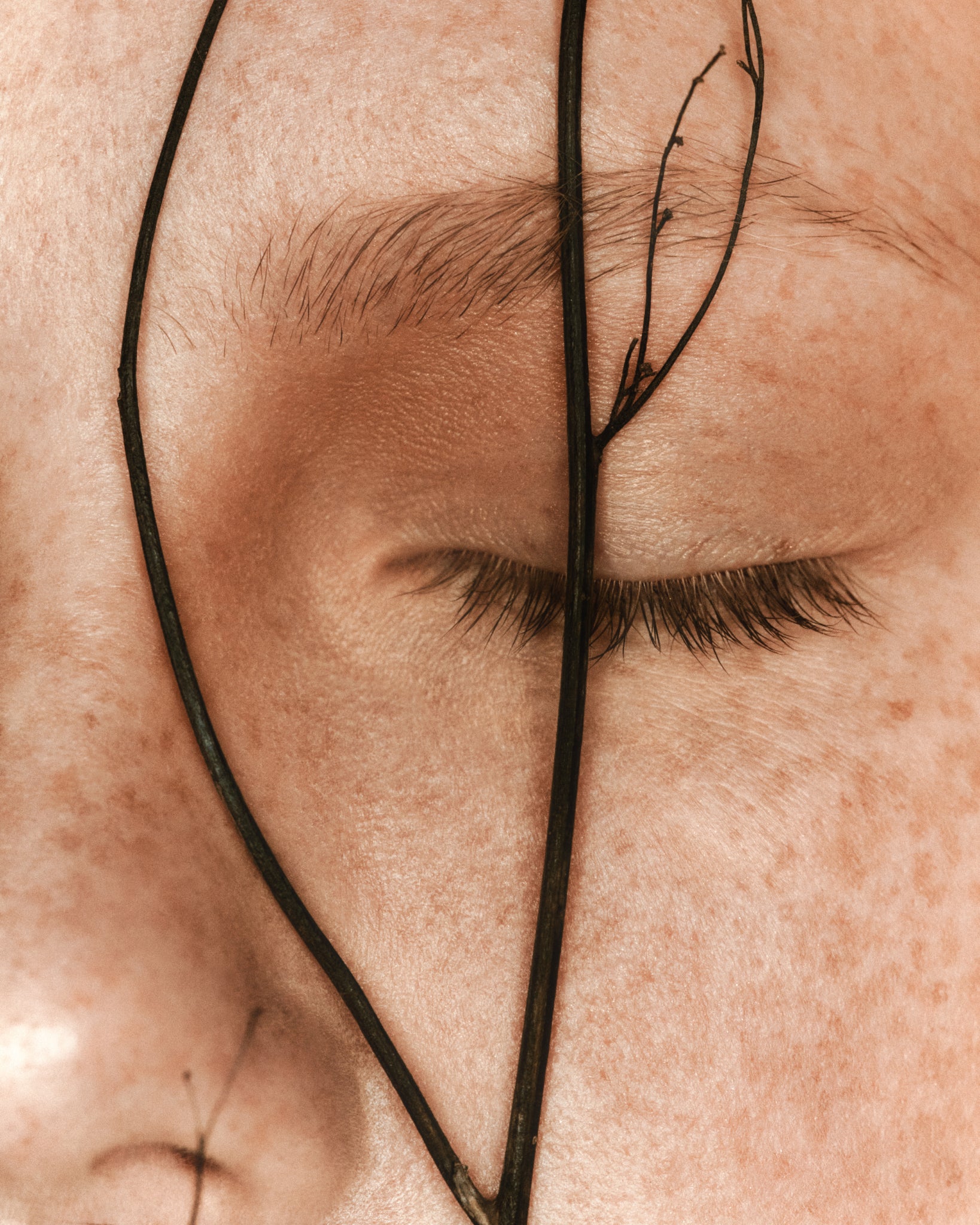 MÁDARA Organic Skincare mineral powder bronzer A6841 product photo on plain background.