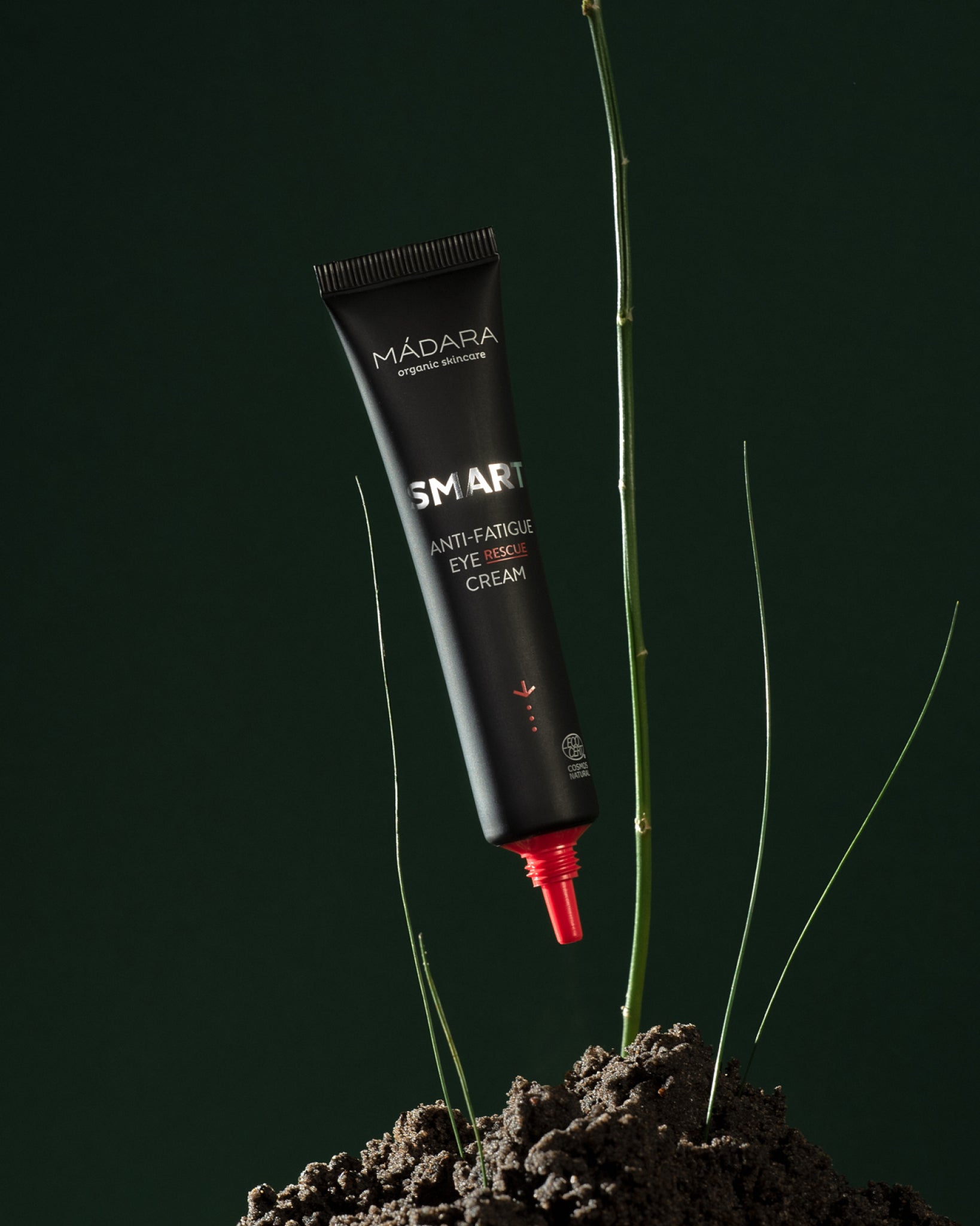 MÁDARA Organic Skincare natural eye cream for dark circles A3121 face cream product photo on plain background.