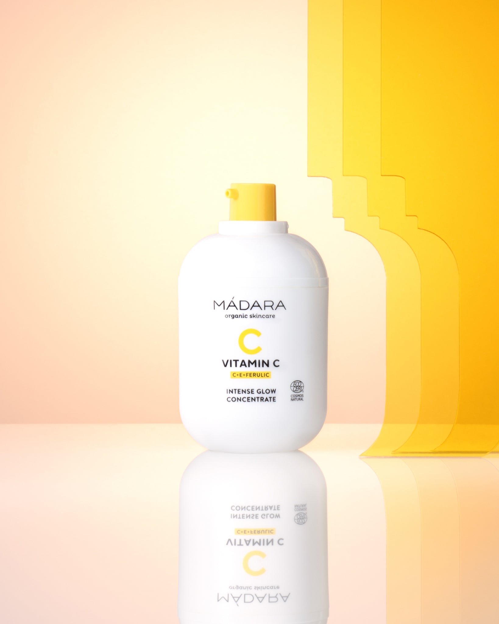 MÁDARA Organic Skincare vitamin c e concentrate A3301 product photo on plain background.