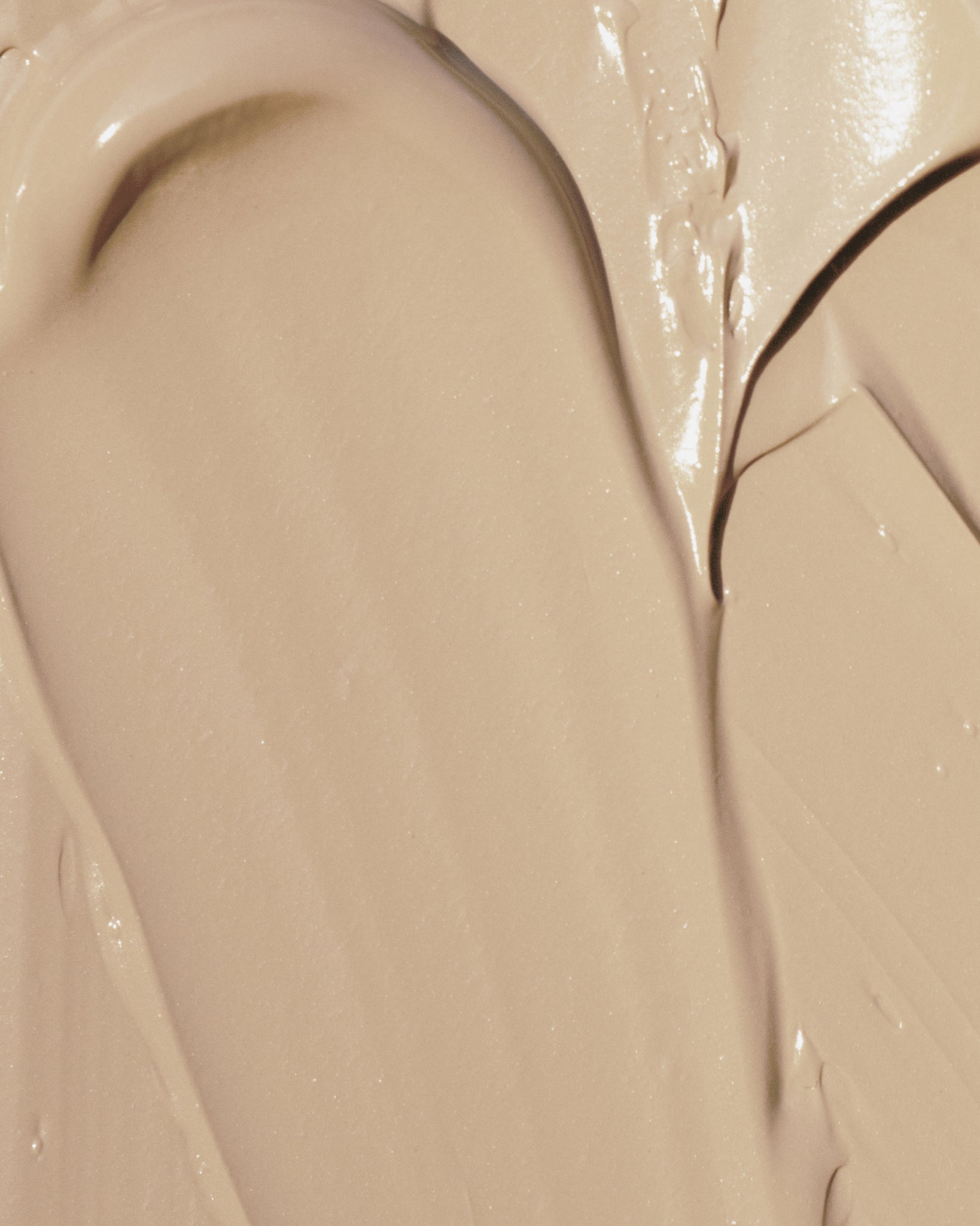 Texture close-up of MÁDARA Organic Skincare cc cream light SM3411 15 face cream �swatch demonstrates consistency and finish.