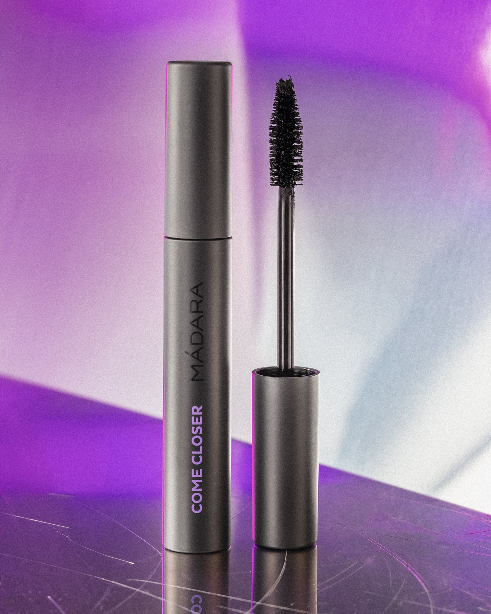 MÁDARA Organic Skincare come closer mascara A6602 product photo on plain background.