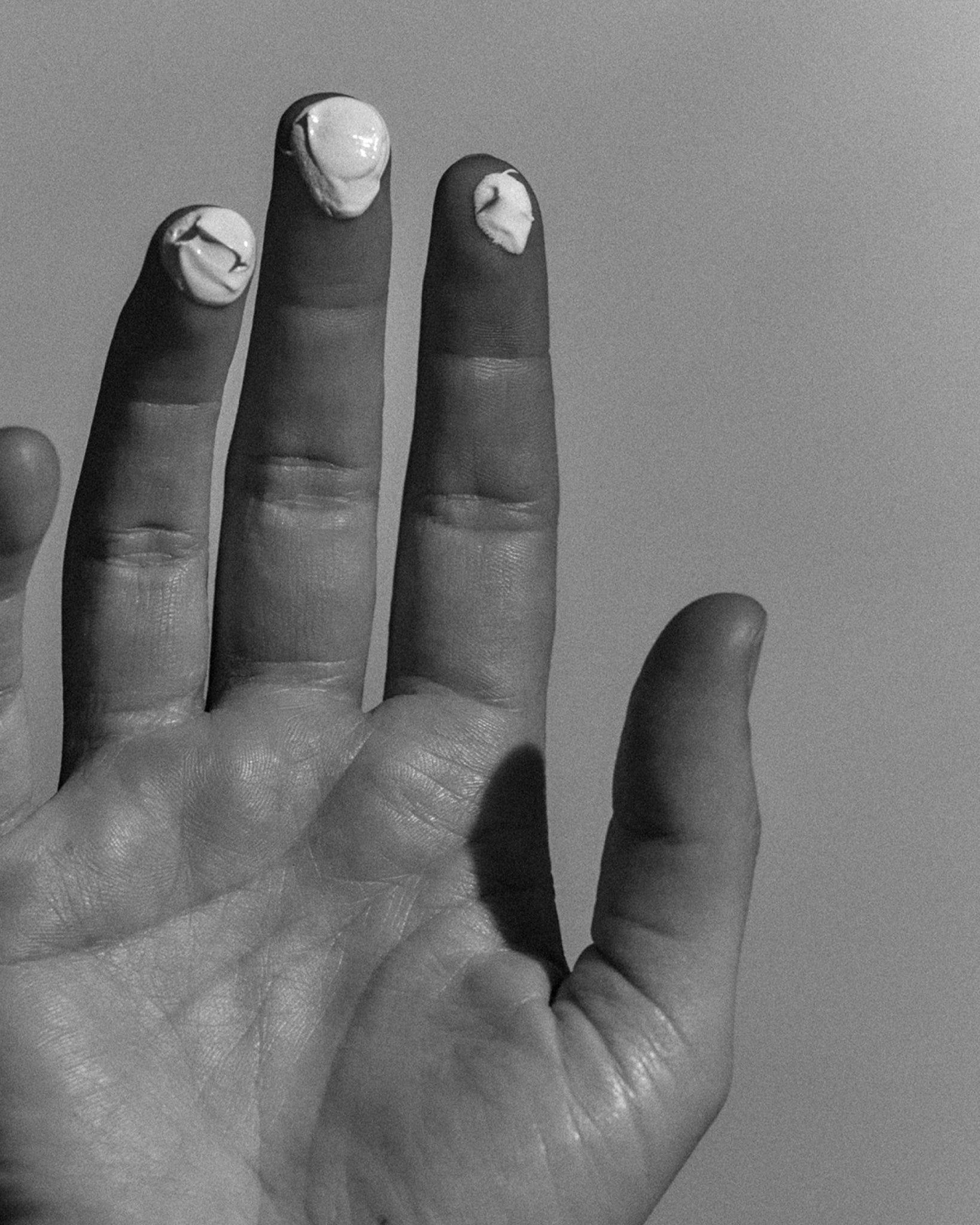 Texture close-up of MÁDARA Organic Skincare body spf A3401 mineral sunscreen �swatch demonstrates consistency and finish.