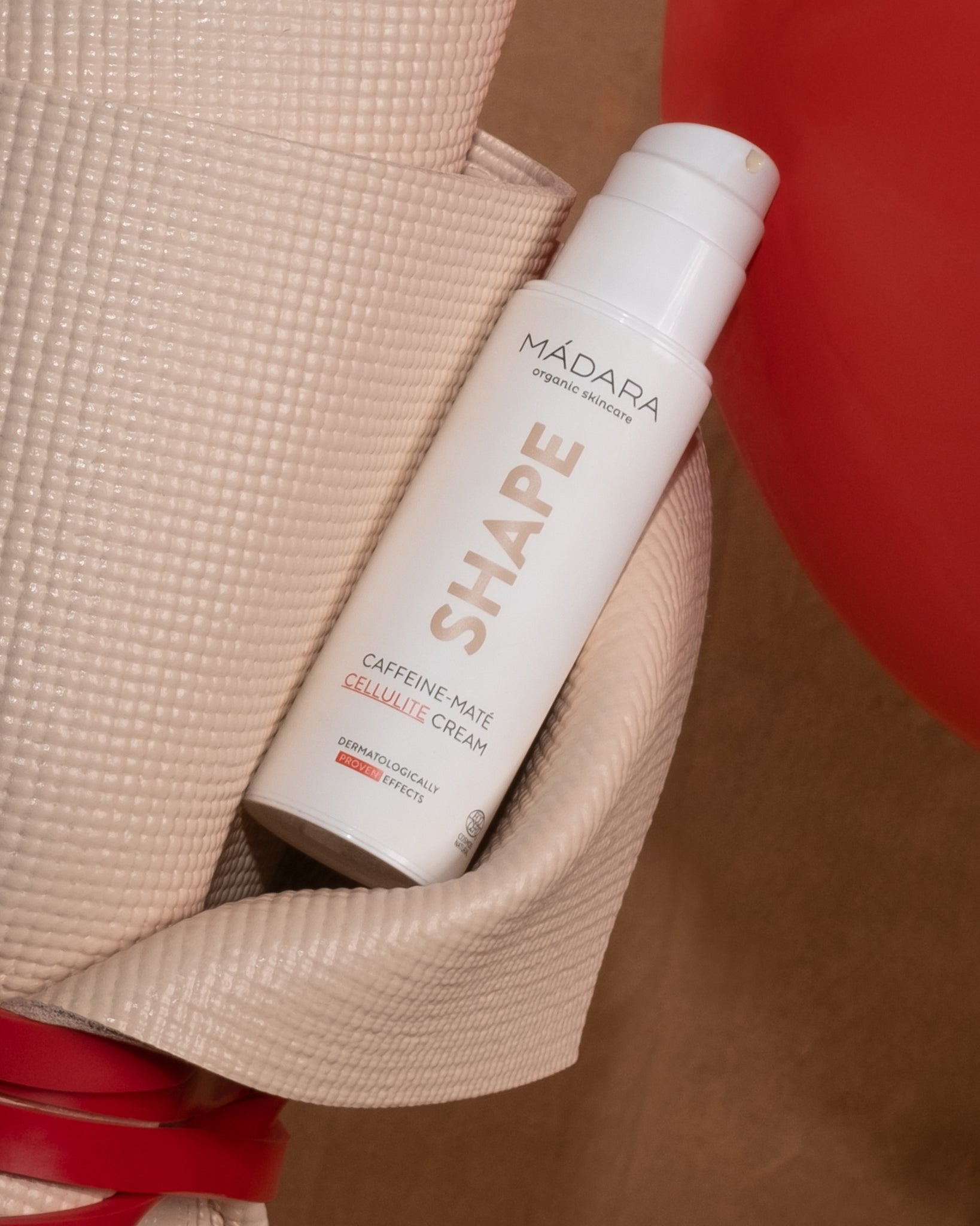 MÁDARA Organic Skincare shape cellulite cream A1152 face cream product photo on plain background.