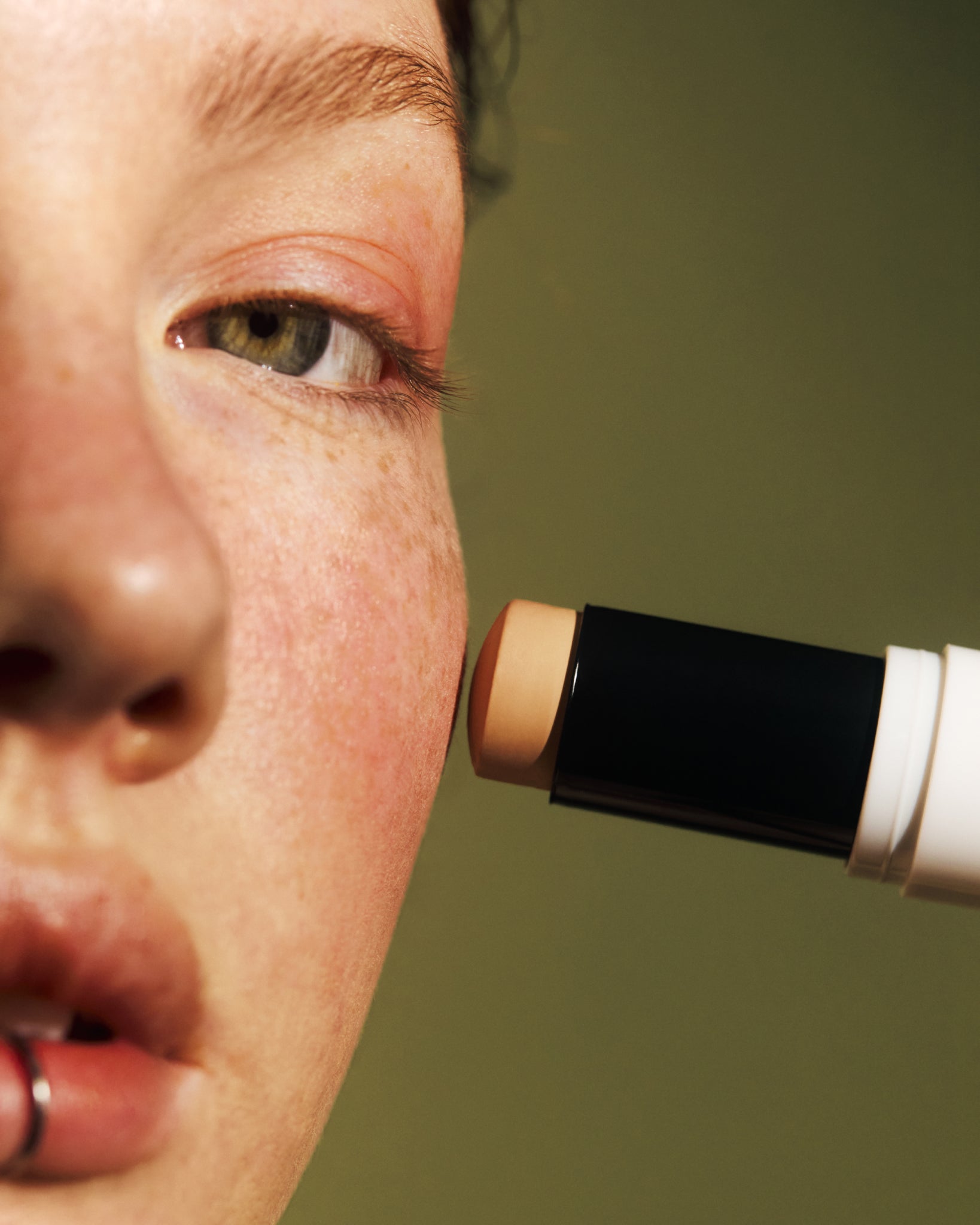 MÁDARA Organic Skincare stick sunscreen A3433 mineral sunscreen product photo on plain background.