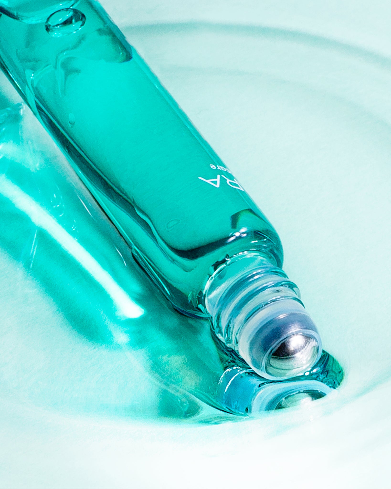 MÁDARA Organic Skincare acne breakout roll on N0025 product photo on plain background.