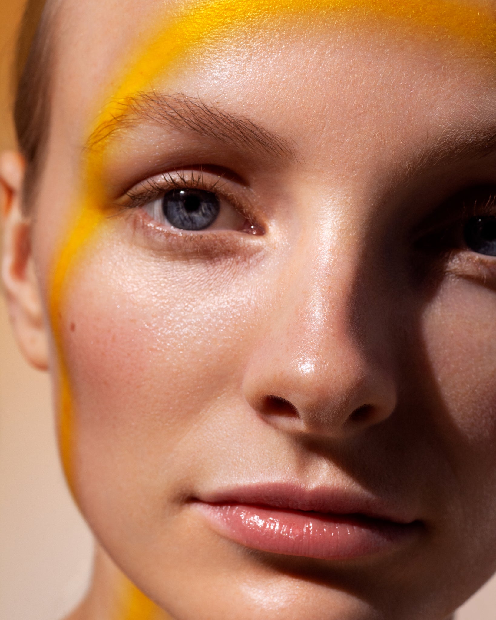 MÁDARA Organic Skincare glow enhancing cream SM3302 15 face cream product photo on plain background.